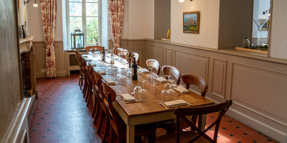 restaurant
