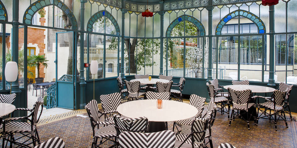 restaurant