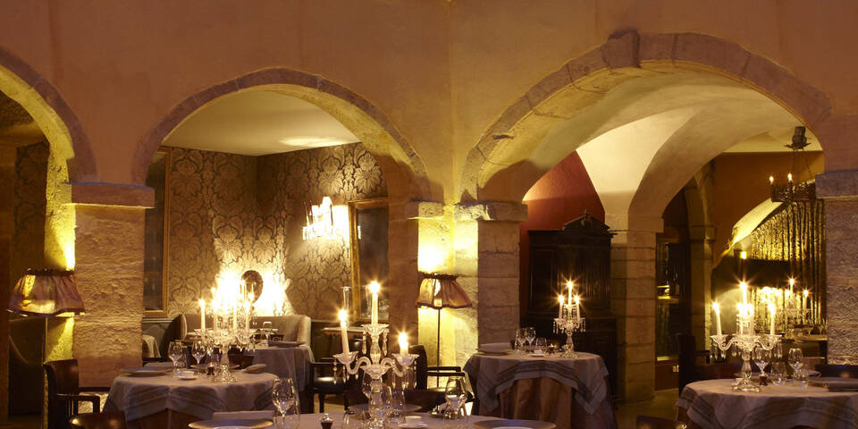 restaurant