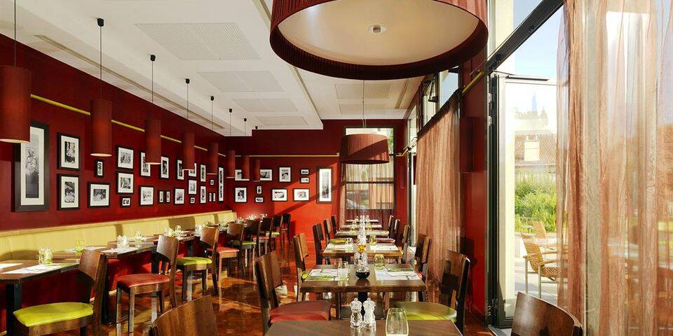 restaurant
