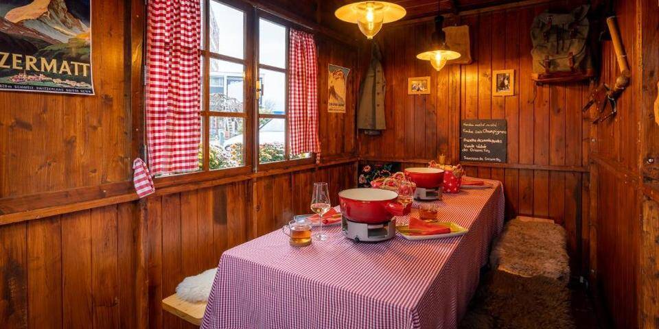 restaurant