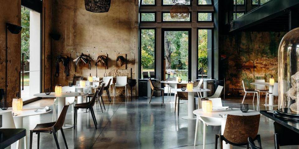 restaurant