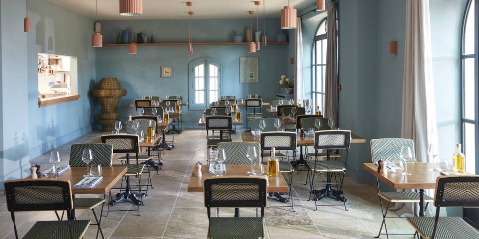 restaurant