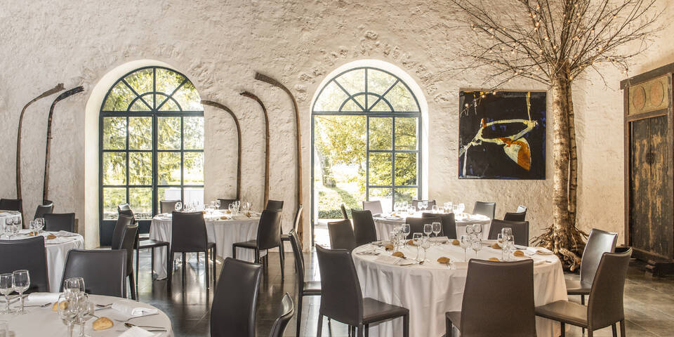 restaurant