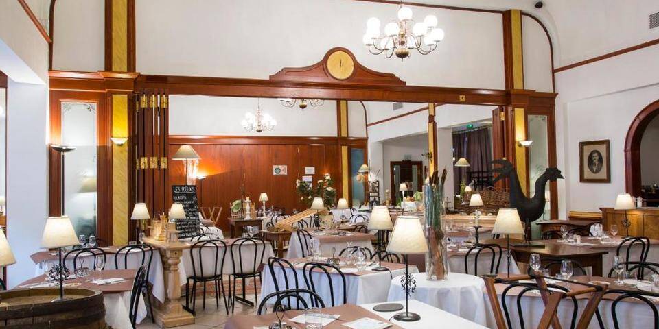 restaurant