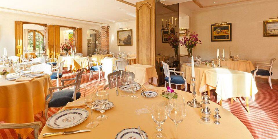 restaurant