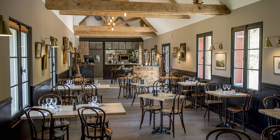 restaurant