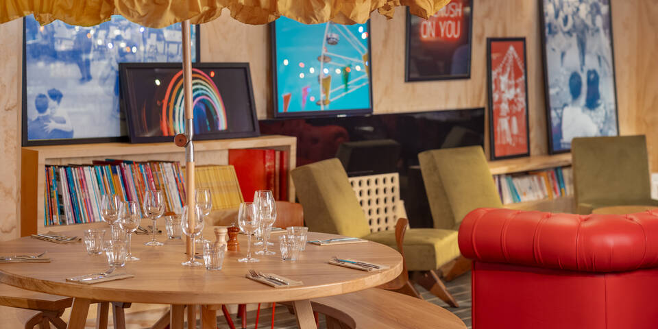 restaurant