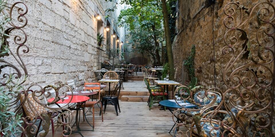 restaurant