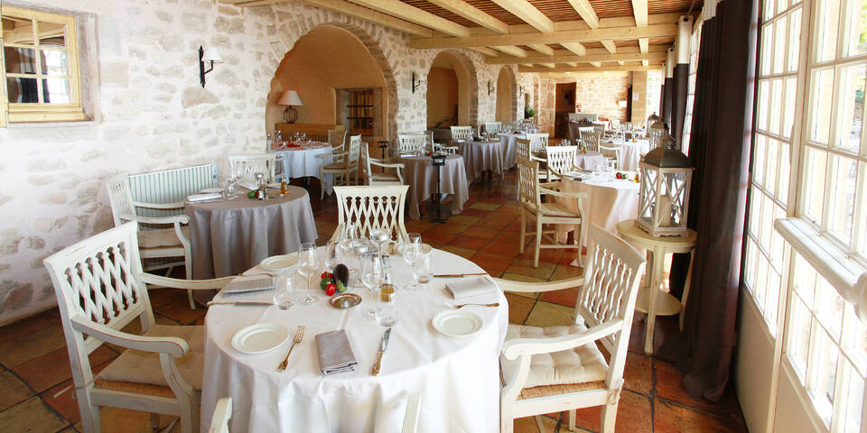 restaurant