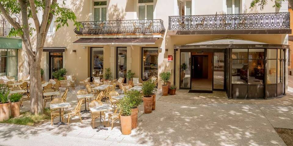 restaurant