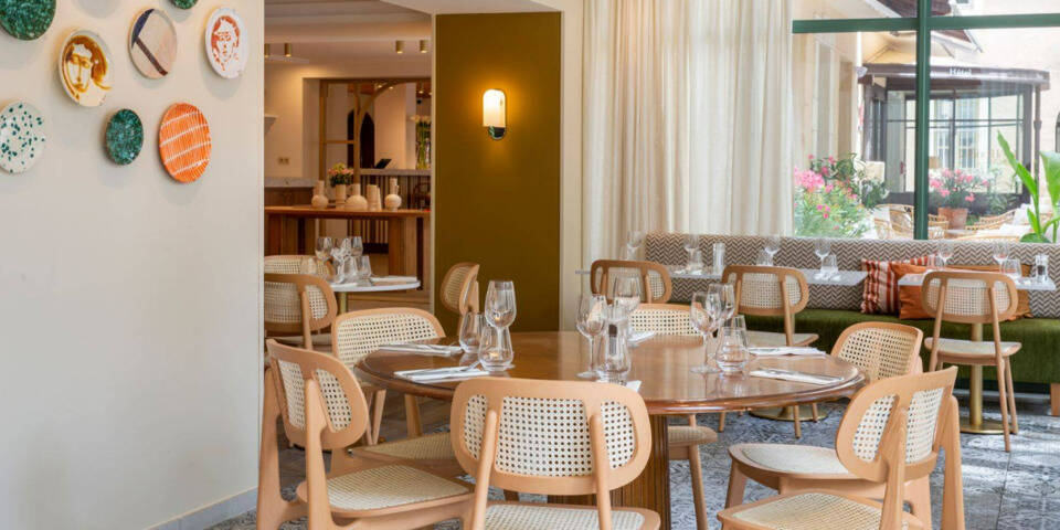 restaurant