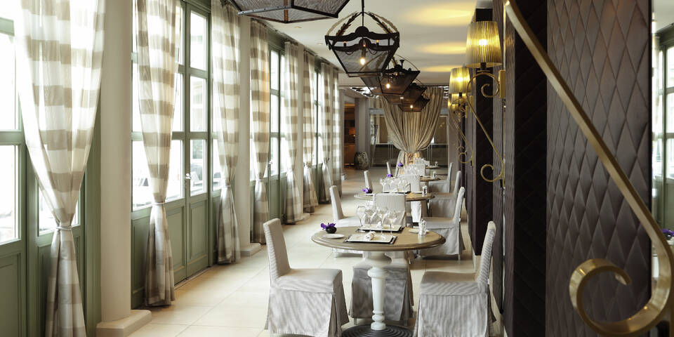 restaurant