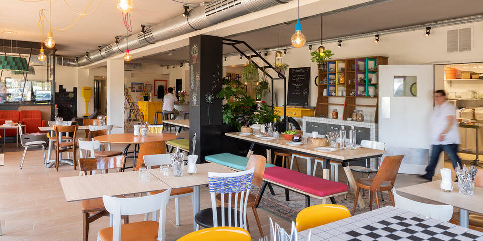 restaurant