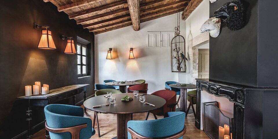 restaurant