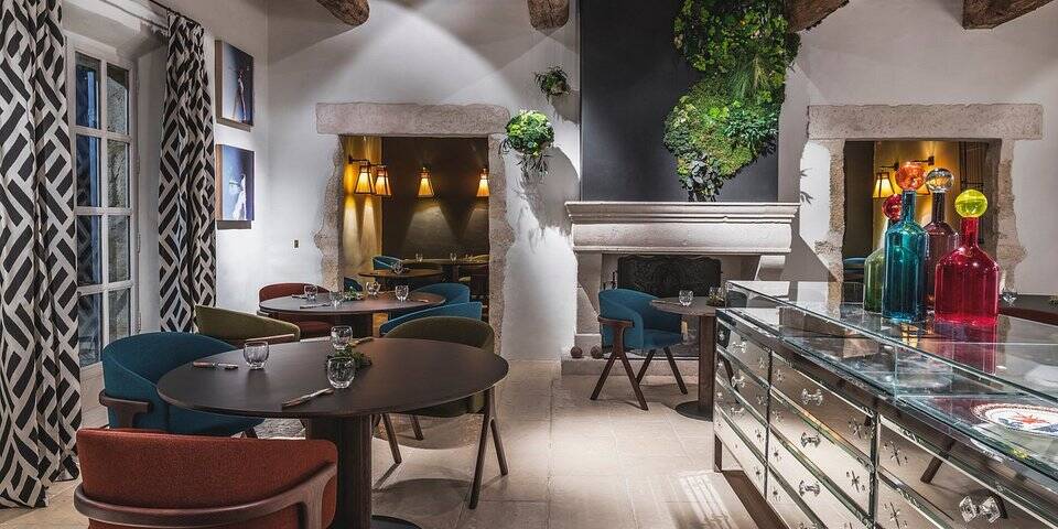 restaurant