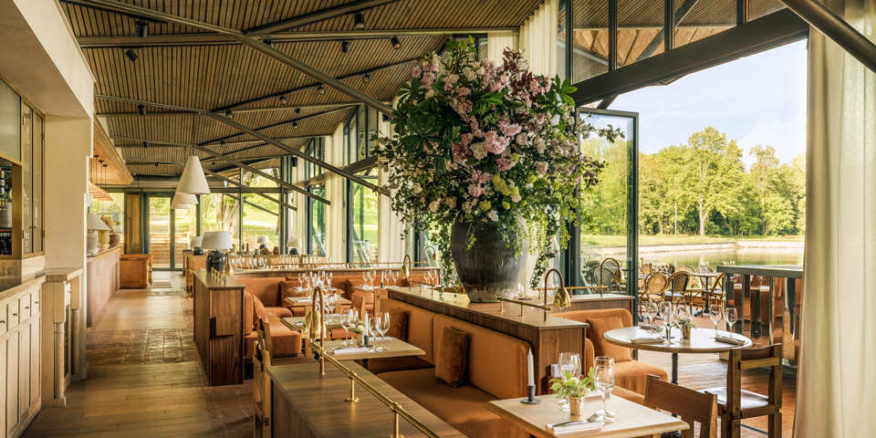 restaurant