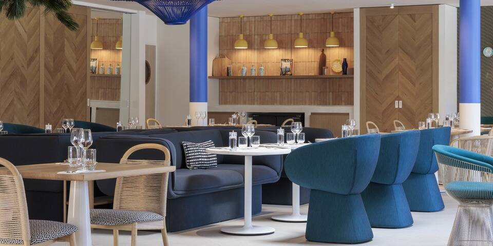 restaurant