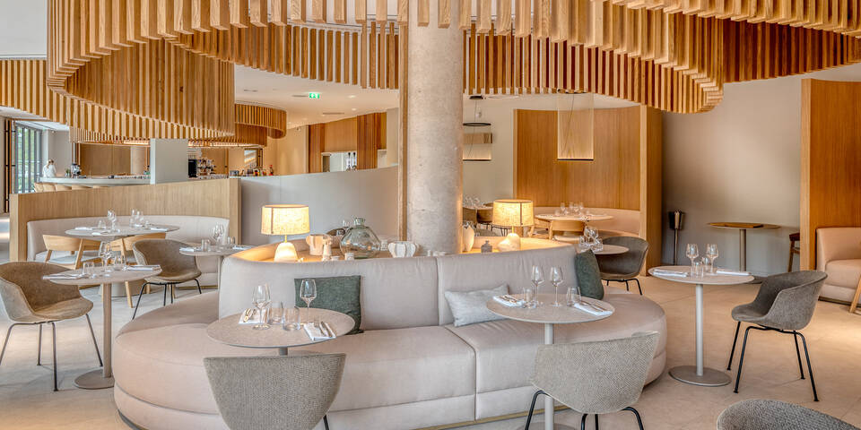 restaurant