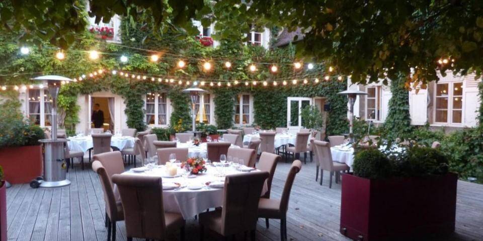 restaurant