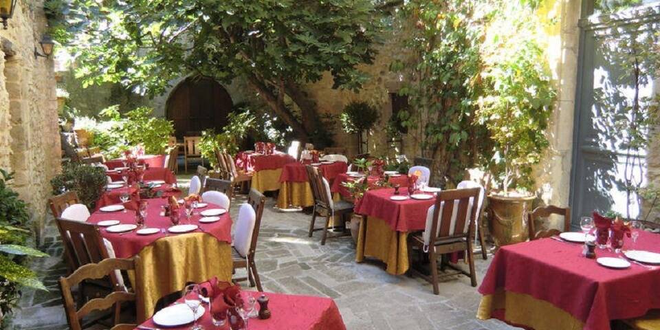 restaurant