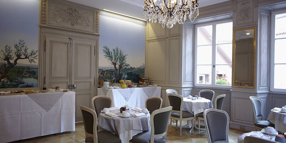 restaurant