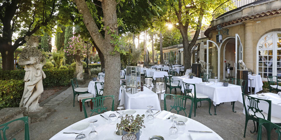 restaurant