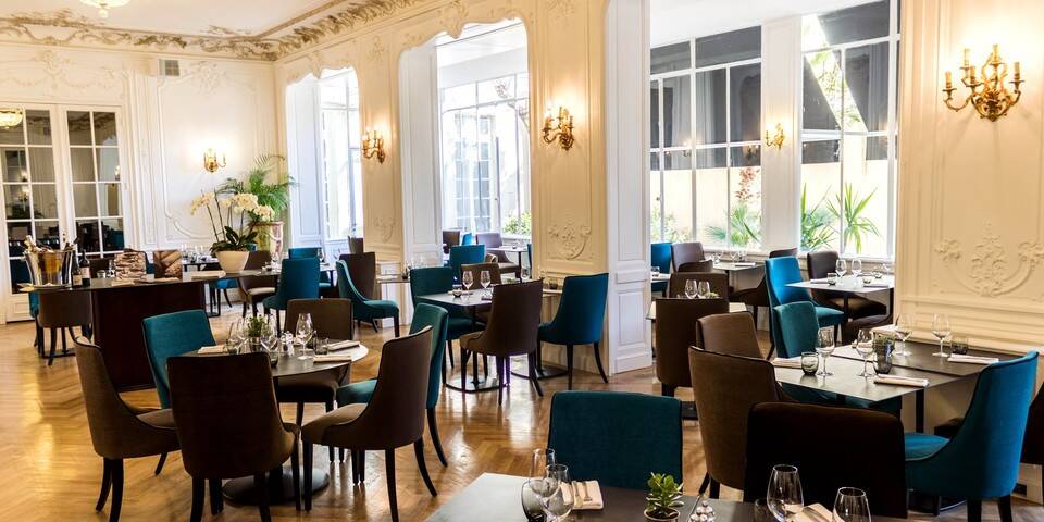 restaurant