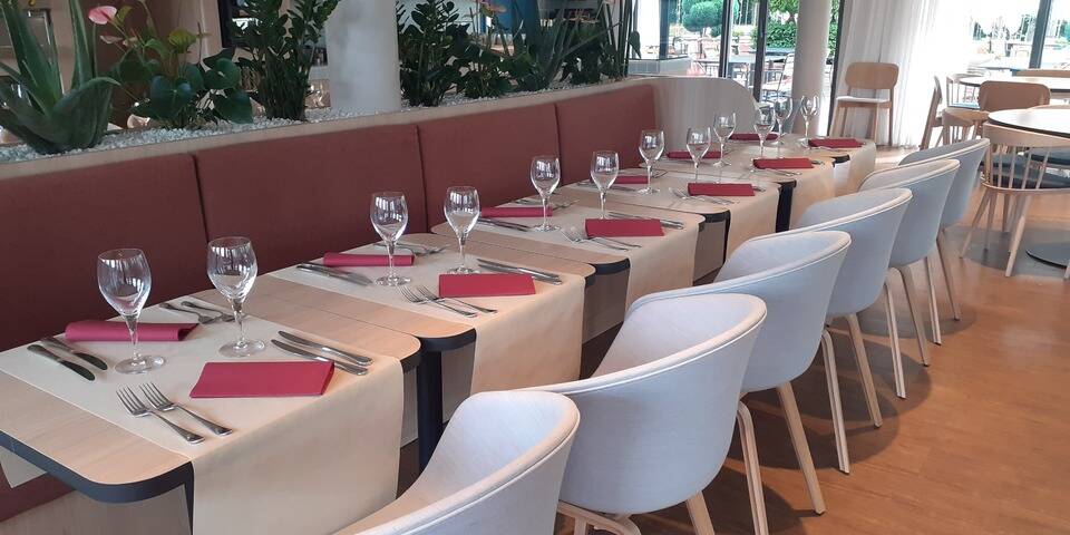restaurant