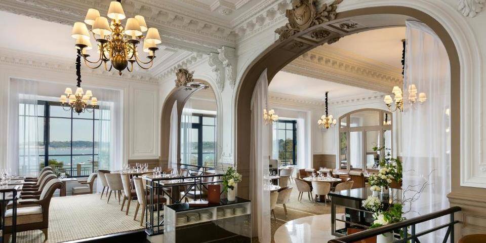 restaurant