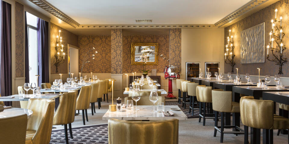 restaurant