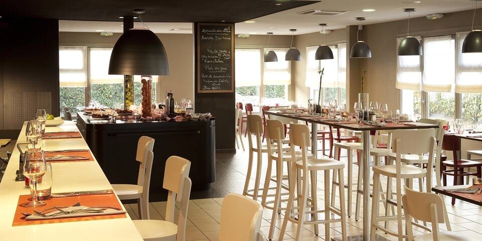 restaurant