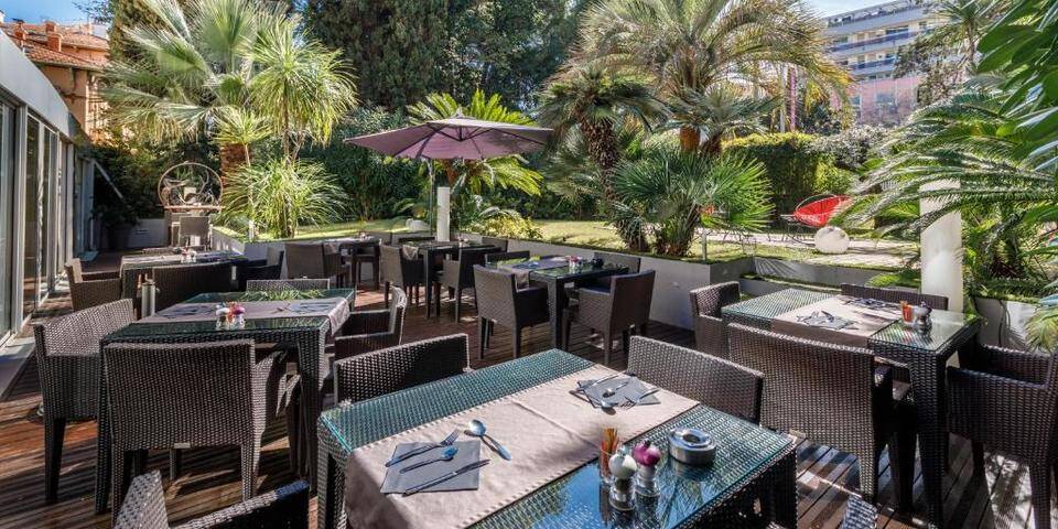 restaurant