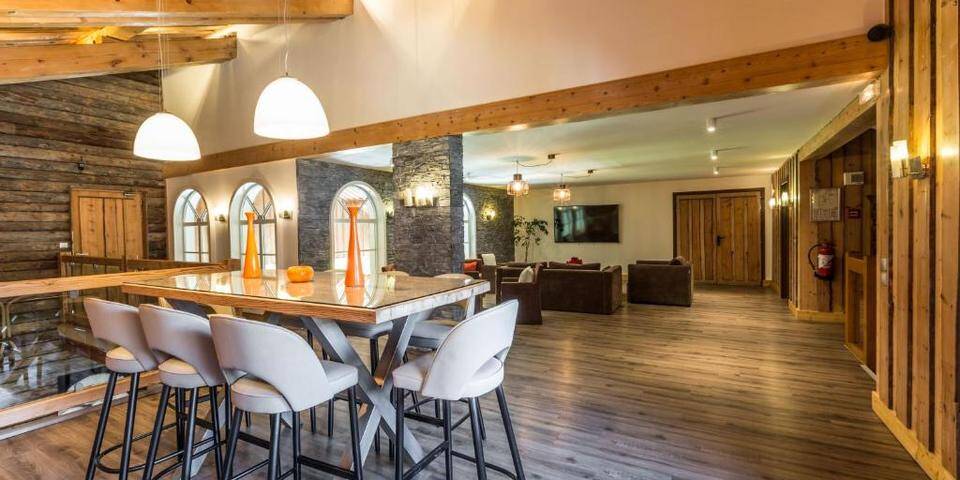 restaurant