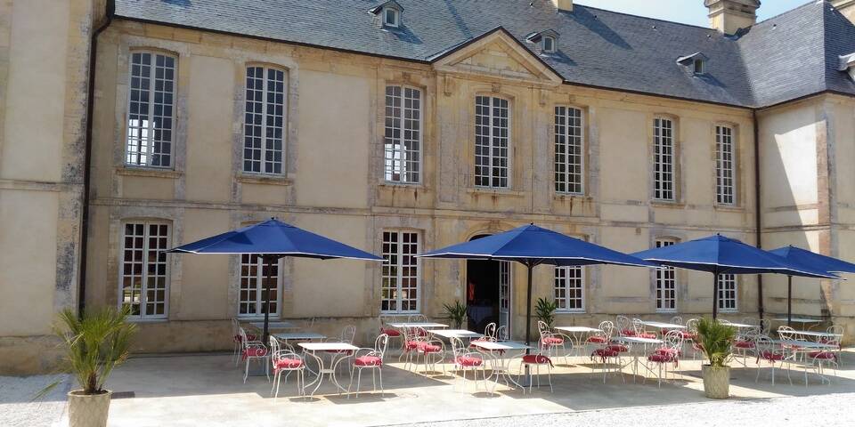 restaurant