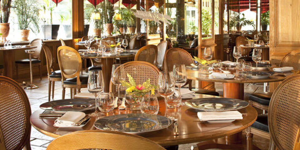 restaurant