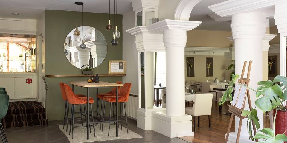 restaurant