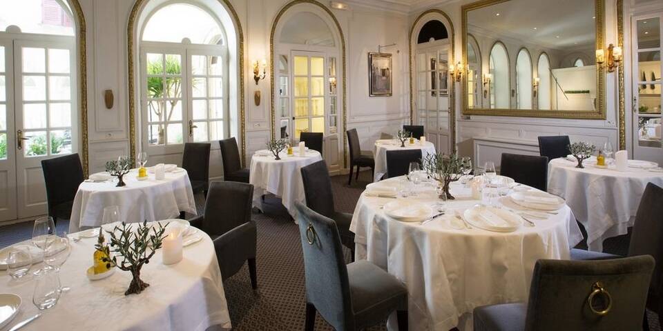 restaurant