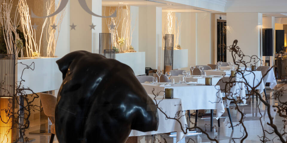 restaurant