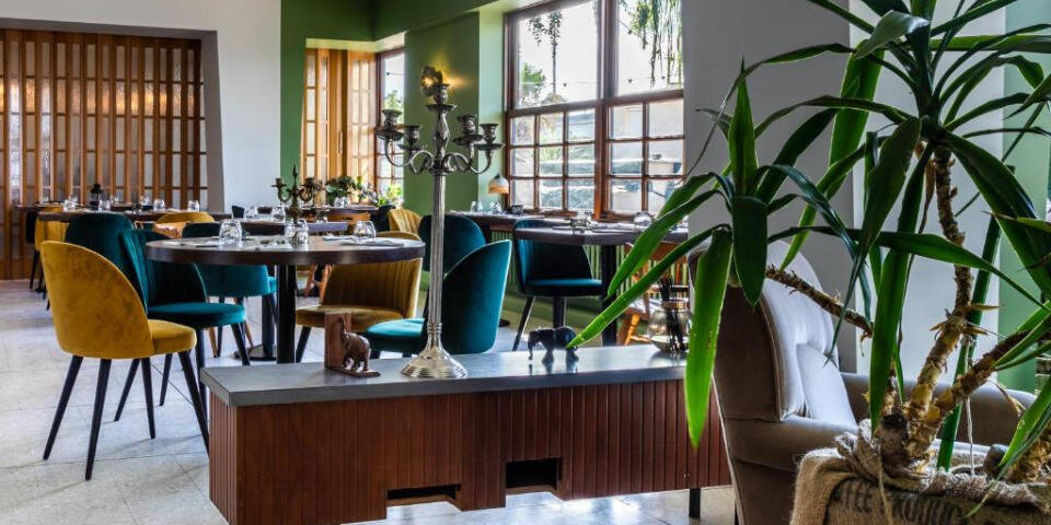 restaurant