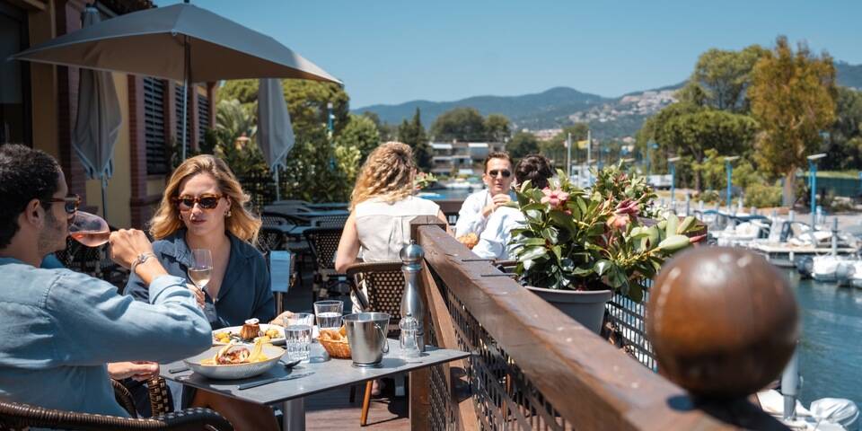 restaurant