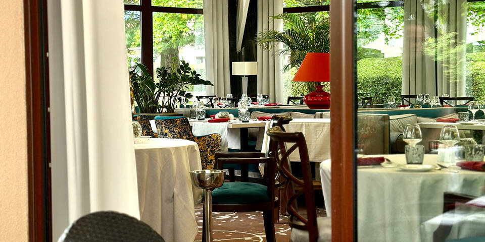restaurant