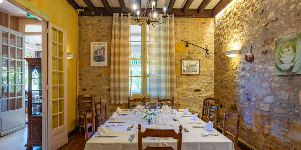 restaurant