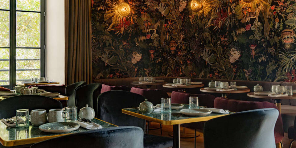 restaurant