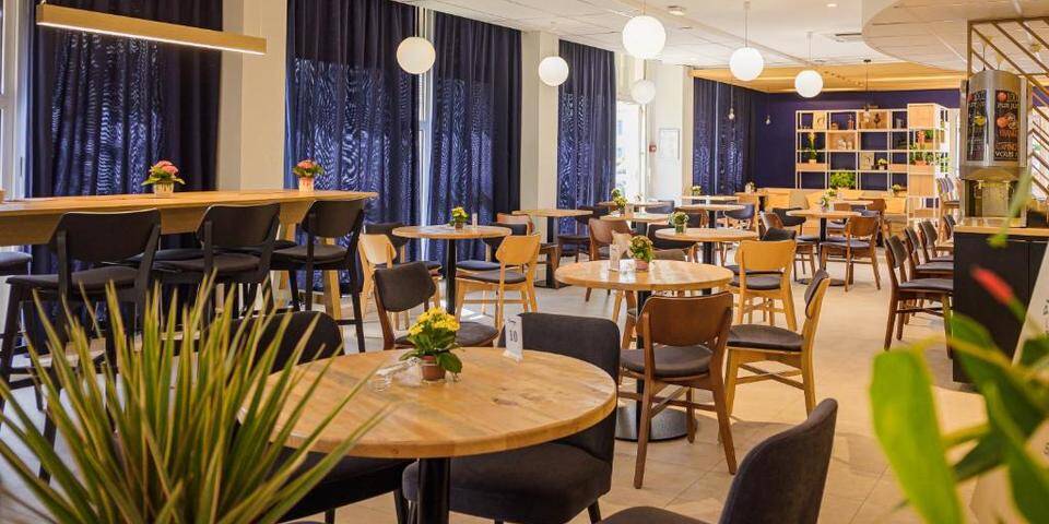 restaurant