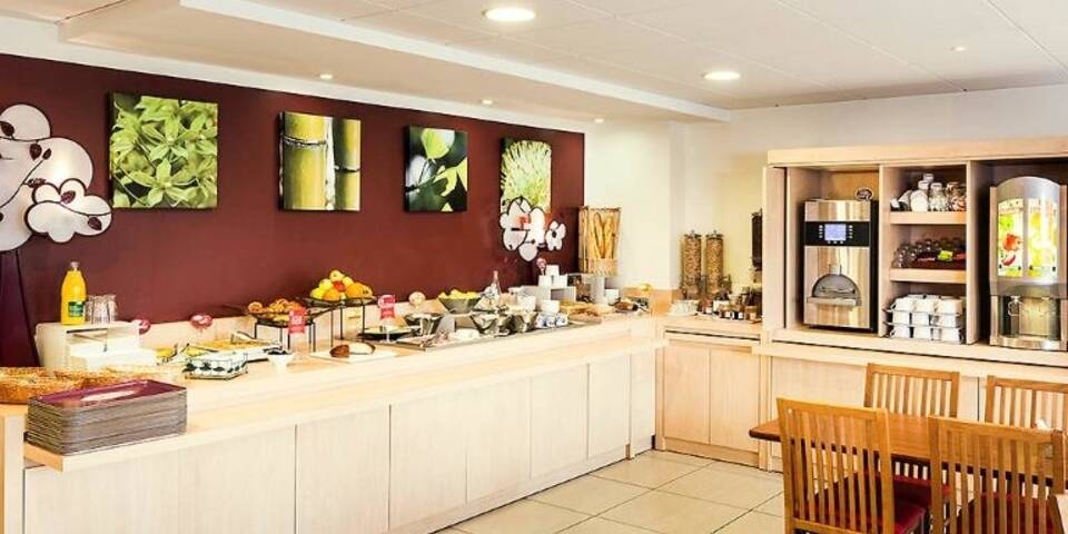 restaurant