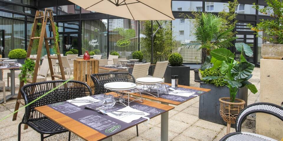 restaurant