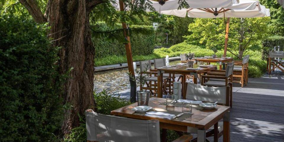 restaurant