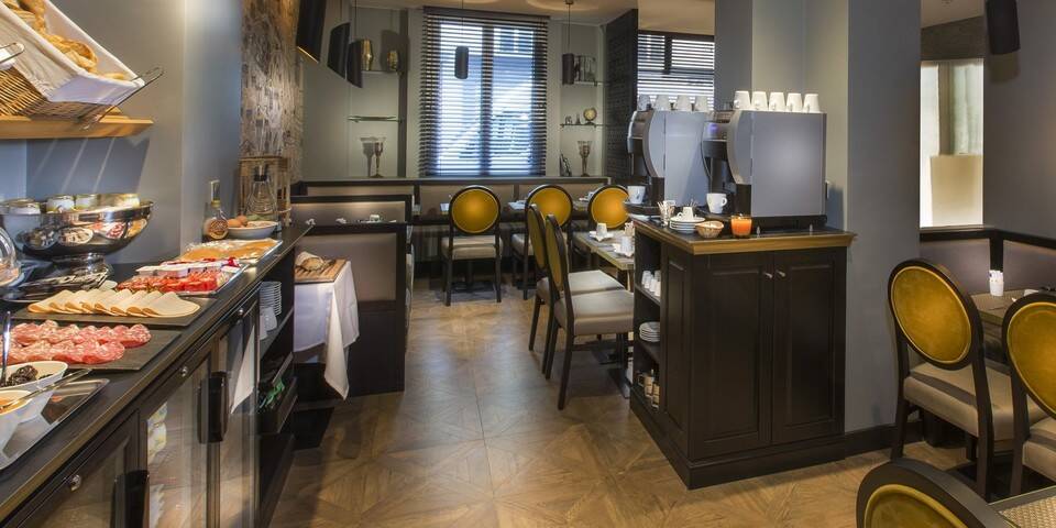restaurant