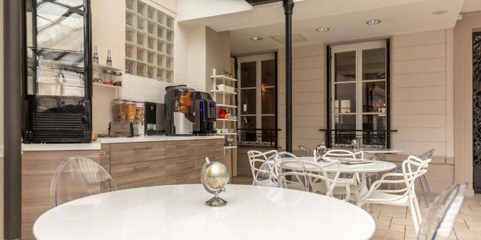 restaurant